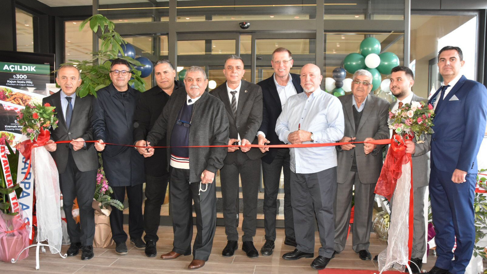 �enaylar Petrol K�fteci Ramiz'in A��l��� Yo�un Kat�l�mla Ger�ekle�tirildi