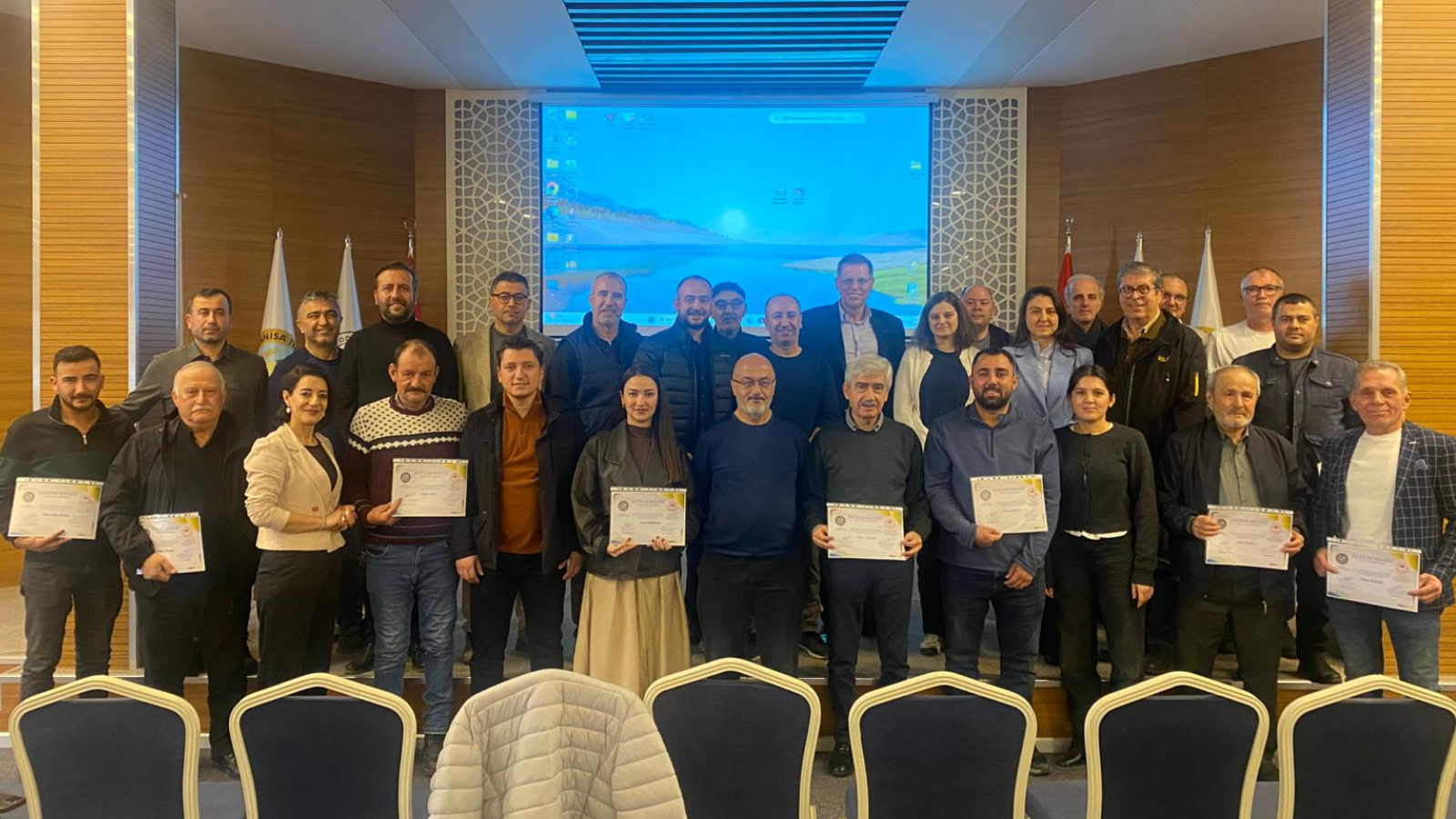 ZEYTİN YETİŞTİRİCİLİĞİ EĞİTİMİ GERÇEKLEŞTİRİLDİ