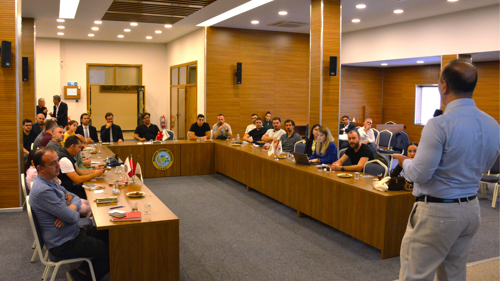 MANSA TCARET BORSASI'NDA TKDK IPARD III PROGRAMI TANITIM VE BLGLENDRME TOPLANTISI GEREKLETRLD