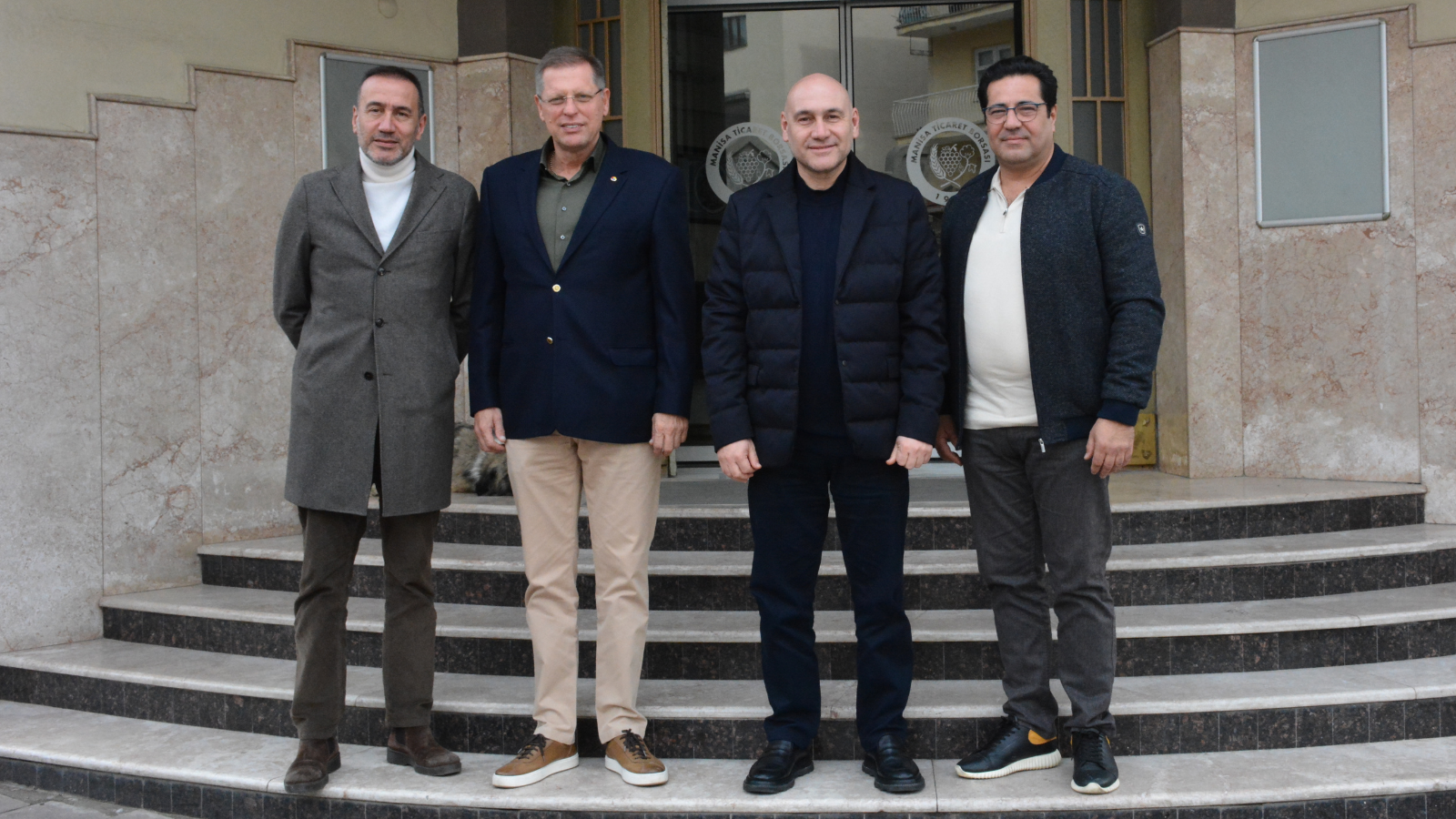 MTB Akhisar Ticaret Borsas� Y�netim Kurulu Ba�kan� Alper Alhat'� A��rlad�