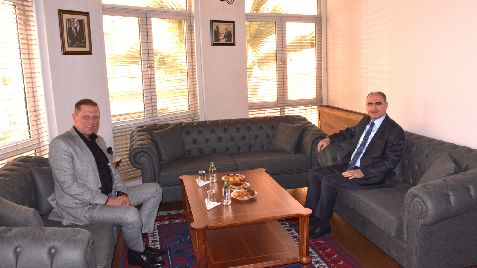 MANSA VALS VAHDETTN ZKAN'DAN MANSA TCARET BORSASI'NA ZYARET