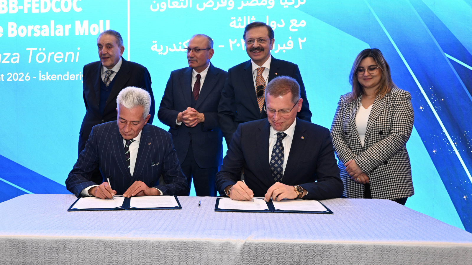 Sad�k �zkasap Kahire'de T�rkiye-M�s�r �� Birli�i Forumuna Kat�ld�