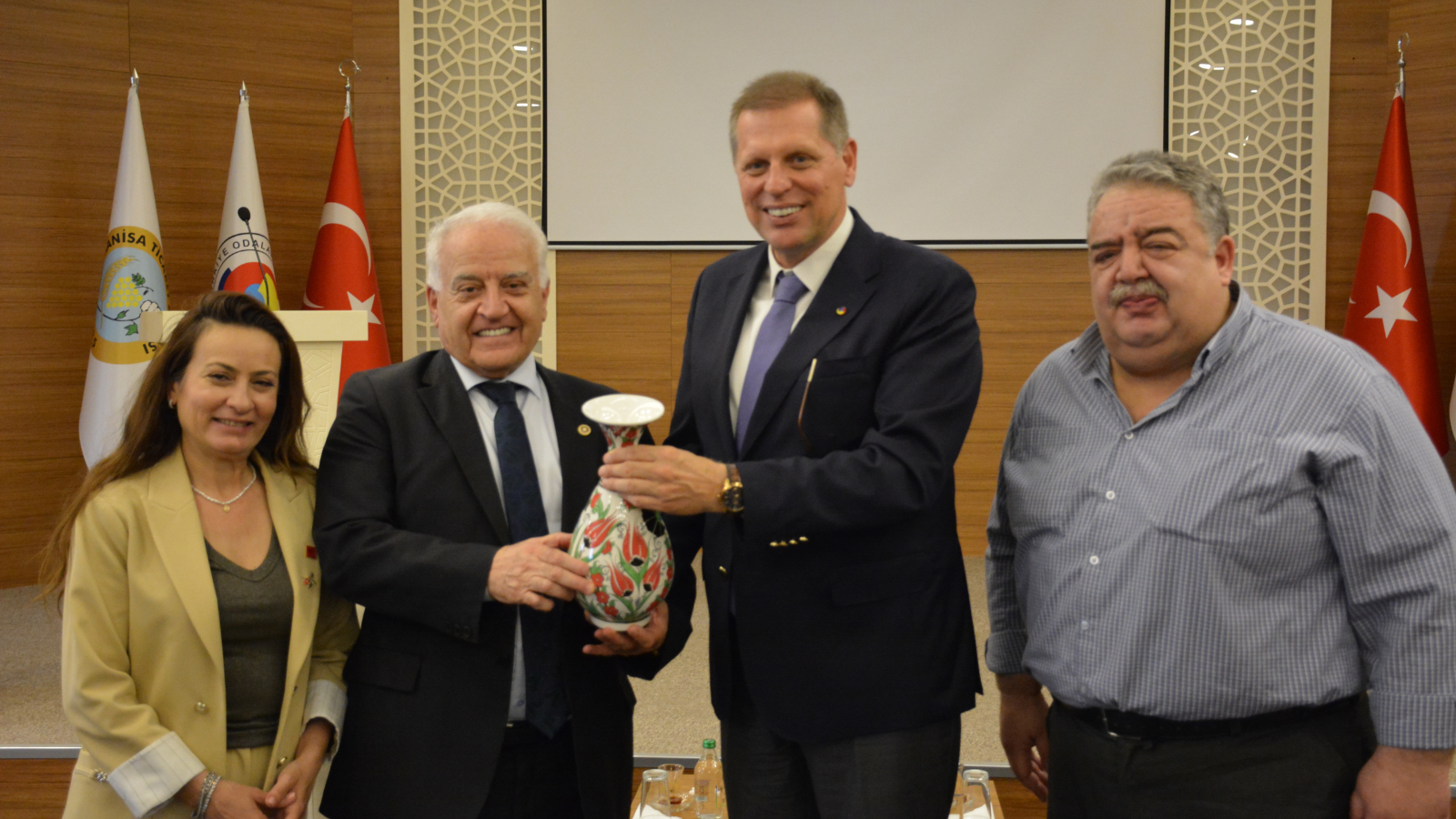 Yalova Milletvekili Tahsin Becan Borsam�z� Ziyaret Etti